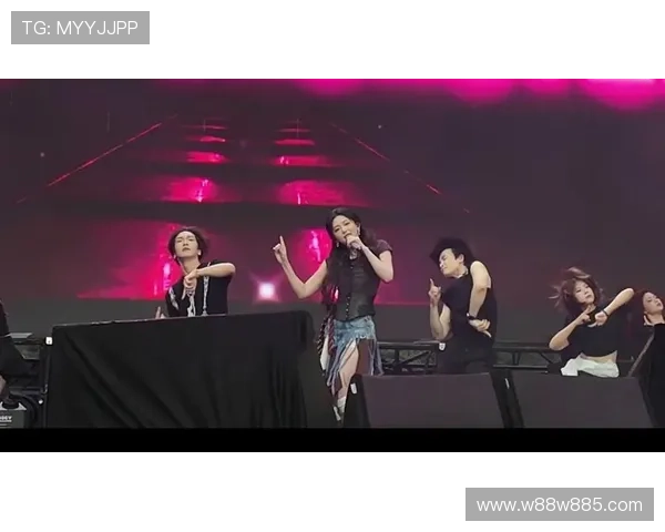 QQ直播美女热舞秀，精彩才艺魅力无限绽放